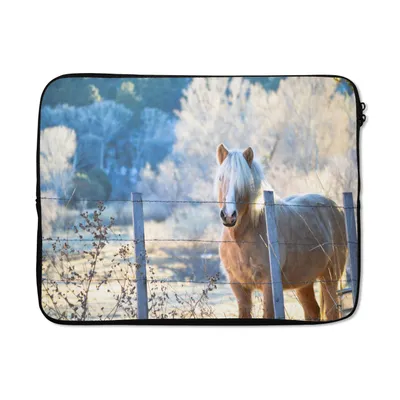 Produktbild von MuchoWow® Laptop Hülle 15 Zoll Pferd - Winter - Schnee Laptoptasche - Laptoptasche - Sleeve - Rundum-Schutz