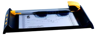 Produktbild von Rollenschneidemaschine tron A4 Plus schwarz/silber