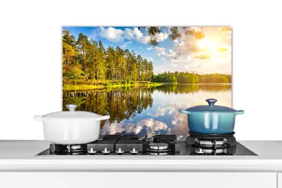 Obrázok produktu pre MuchoWow® Splashback Kuchyňa - Kuchynský backsplash - Ochrana steny pre sporák a drez Slnko - voda - stromy 60x40cm Alu-Dibond (alternatíva k