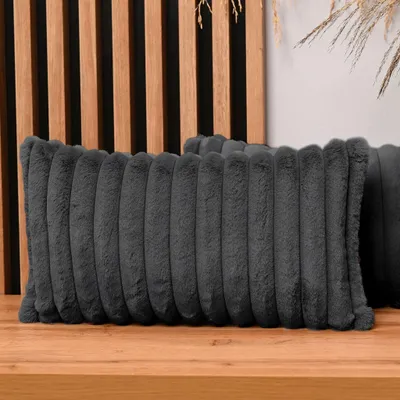 Obrázok produktu pre MG Design, dvojica vankúšových poťahov, 30 x 50 cm, tmavosivá farba - so zipsom, s dlhou, jemnou textúrou pripomínajúcou kožušinu, mäkké a útulné, ľahko sa udržiavajú