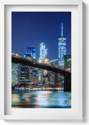Produktbild von Brooklyn Bridge New York bei Nacht– Wandbild mit Rahmen – Gerahmtes Bild  – Wanddekoration – 40x60 cm – Weiß