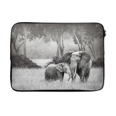 Produktbild von MuchoWow® Laptop Hülle 14 ZollElefant - Tiere - Natur - Schwarz und weiß Laptoptasche - Laptoptasche - Stoßsicher - Schutzhaube