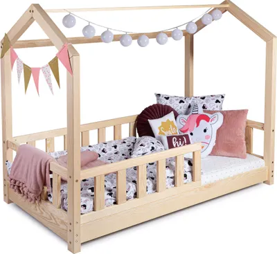 Produktbild von Alije Kieferholz Hausbett, 140x200 cm, mit Rausfallschutz, Kinderbett, mit Lattenrost, massiv und solide