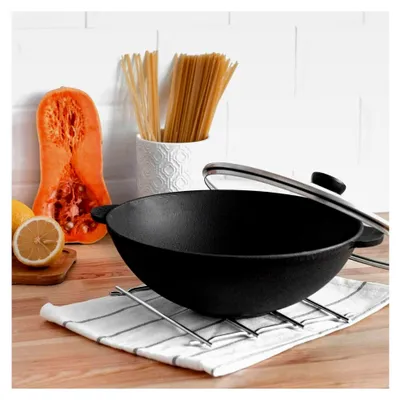 Produktbild von Wokpfanne 3,7 L aus Gusseisen Ø28 cm, induktionsgeeignet