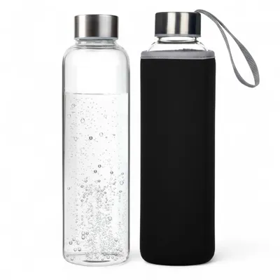 Produktbild von Trinkflasche aus Glas 550ml (Schwarz) Auslaufsichere Glasflasche aus Borosilikatglas BPA-frei, kohlensäuregeeignet & spülmaschinenfest mit Schutzhülle