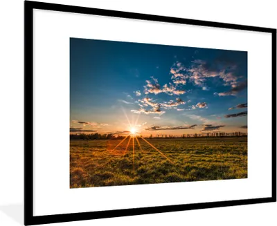 Produktbild von MuchoWow® Gerahmtes Poster Sonnenuntergang - Natur - Wolken - Gras 90x60 cm - Poster mit Schwarzem Bilderrahmen Wandposter Rahmen Foto Bilder - Wanddekoration - Fotos