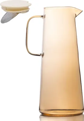 Produktbild von Intirilife Karaffe Kanne aus Glas in Amber - 1.7 Liter Füllmenge - Glas Wasser Krug mit Deckel und Sieb für Heiße und Kalte Getränke Tee Saft Limonade