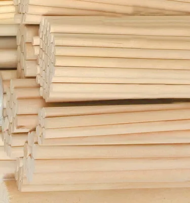 Zdjęcie produktu dla Zestaw 100 drewnianych patyczków (długość 20 cm, średnica 9,5 mm, drewno brzozowe)