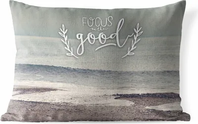 Produktbild von MuchoWow® Outdoor Kissen - Konzentriere dich auf das Gute" - Sprüche - Zitate - 60x40 cm - Wetterfest - Lounge Kissen - Zierkissen - Kissen für Innenräume