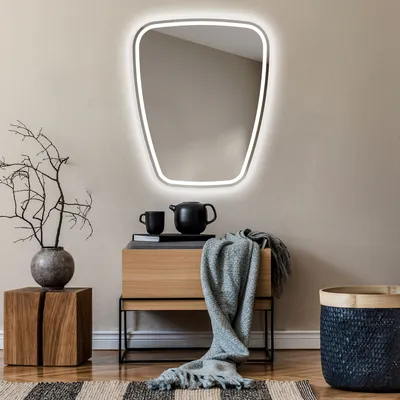 Produktbild von Unregelmäßiger asymmetrischer Spiegel mit LED Beleuchtung 54x74 cm - mit LED Beleuchtung - LED Farbe Kaltweiß 7000K - Individuell Nach Maß - Beleuchtet Wandspiegel Lichtspiegel Badezimmerspiegel TRZ223