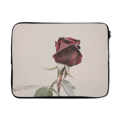 Produktbild von MuchoWow® Laptop Hülle 15 Zoll Blumen - Rot - Rosen - Grün Laptoptasche - Laptoptasche - Sleeve - Rundum-Schutz