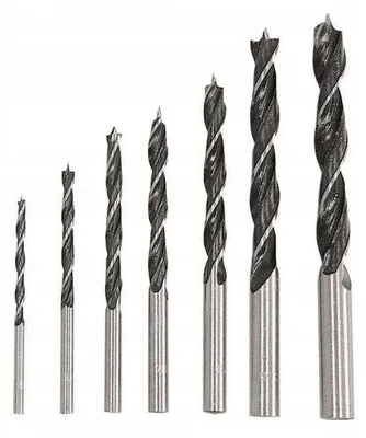Produktbild von Ein Satz von 5 Holzbohrern (4-10 mm) in einem Bohrerhalter.