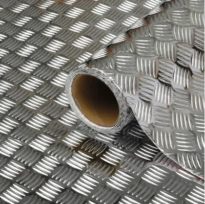 Obrázek produktu pro Samolepicí fólie D-C-FIX s efektem drážkovaného plechu stříbrno-kovová 150x67,5 cm