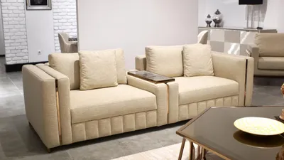 Zdjęcie produktu dla Nowoczesna dwuosobowa sofa do salonu z beżową tapicerką tekstylną