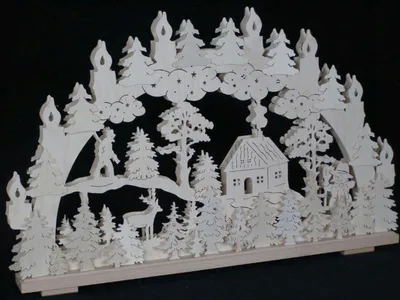 Produktbild von Schwibbogen mit Waldmotiv mit Jäger Haus Schneemann und Beleuchtung BxHxT 70x44x7cm NEU