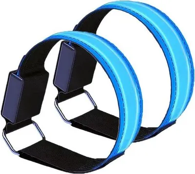 Immagine prodotto di Braccialetti LED riflettenti, set da 2, chiusura in velcro, cavo di ricarica incluso