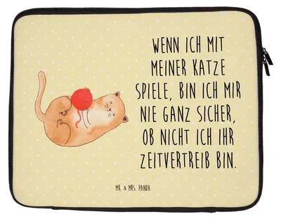 Produktbild von Mr. & Mrs. Panda Notebooktasche Katze Wolle 27 x 36 cm - Gelb Pastell - Geschenk, Notebookhülle, Laptop Hülle, Tasche, Spielen, Case, Haha, Laptoptasche, Cat, Spiel
