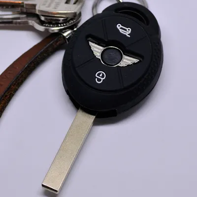 Produktbild von Auto Schlüssel Silikon Schutz Hülle Schwarz kompatibel mit Mini ONE Cooper Cabrio Clubman 3 Tasten Funk Fernbedienung