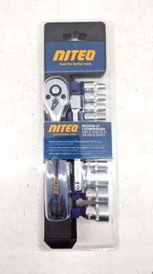 Produktbild von Niteo Tools 1/4" Ratsche mit 11 Stecknüssen Werkzeugset