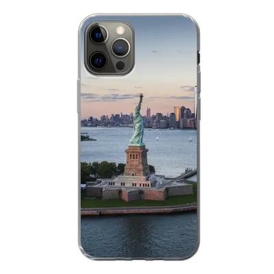 Produktbild von MuchoWow® Handyhülle Schutzhülle Hülle für iPhone 13 Pro New York - Freiheitsstatue - Skyline Silikon Softcase Handy Hülle - Handy-Tasche