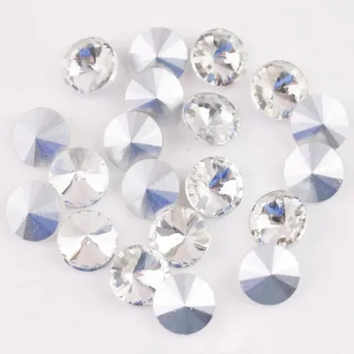Strasssteine 8 mm, 60 St., weiß, spitzbodig, DIY-Deko