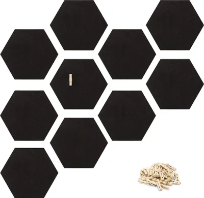 Produktbild von Navaris Pinnwand Kork schwarz 15x17 cm selbstklebend sechseckig 10er Set Büro Kinderzimmer mit 50 Holzpins recycelbar & langlebig 730g