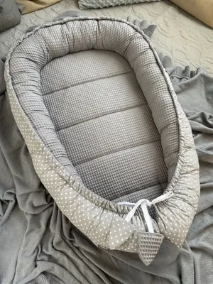Produktbild von Waffelpique GRAU/ Mini PUNKTE Grau Babynestchen Unterlage SOLO Babynest Wicleklunterlage Reisebett Babydecke Babyausstattung 2 Seitig PREMIUM