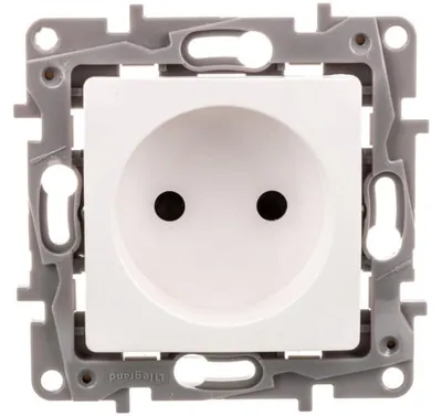 Produktbild von NILOE Einzelsteckdose 2P 16 A 250 V mit Abdeckungen weiß 764538