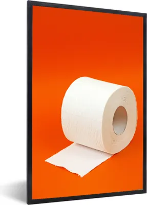 Produktbild von MuchoWow® MuchoWow® Gerahmtes Poster Toilettenpapier auf Orange 20x30 cm - Poster mit zchwarzem Bilderrahmen - Drucken - Bilder Poster im Rahmen