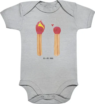 Produktbild von Mr. & Mrs. Panda Strampler Baby Streichhölzer 3. - 6. Monat - Heather Grey - Geschenk, Liebesbeweis, Liebesgeschenk, Babybody, Freundin, babyanzug, Einteiler, Kurzarmbody