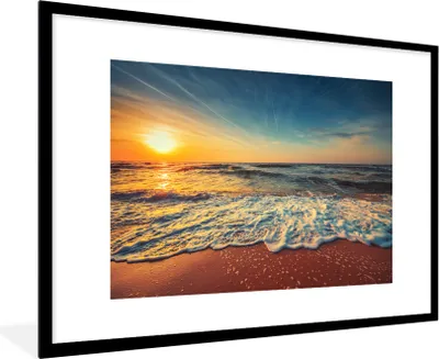 Produktbild von MuchoWow® Gerahmtes Poster Strand - Meer - Sonnenuntergang - Gold 90x60 cm - Poster mit Schwarzem Bilderrahmen Wandposter Rahmen Foto Bilder - Wanddekoration - Fotos