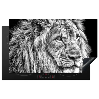 Produktbild von KitchenYeah© Herdabdeckplatte Porträt - Löwe - Schwarz und weiß , 85x52cm, Küche Deko, Glaskeramikkochfeld Herdabdeckung, Abdeckplatte fùr Kochfeld