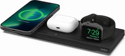 Produktbild von Belkin drahtloses 3-in-1 Ladepad für MagSafe iPhone 12/13 schwarz