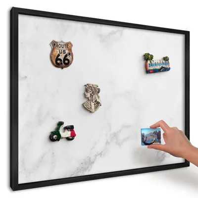 Produktbild von Magnettafel 70x50 cm mit schwarzem Rahmen - Magnetische Metalltafel, Magnetpinnwand zur Wandmontage für Wohnzimmer, Küche, Flur, Kinderzimmer und Büro - Eleganter Marmor
