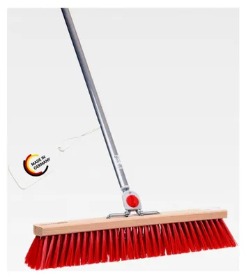 Produktbild von Straßenbesen mit 4-Loch-Wechselsystem, 60 cm Breite, rote Kunststoffborsten, Alustiel für den Außenbereich
