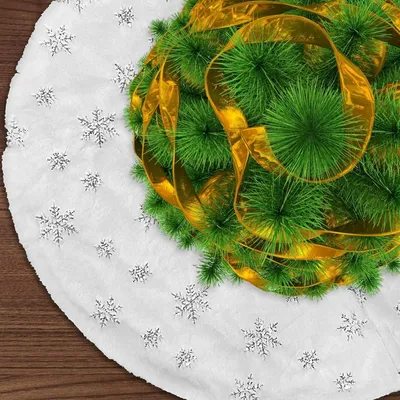 Productafbeelding van Kerstboomrok pluche - Wit - 90 cm - Zilveren sneeuwvlokken, dubbellaags basisbedekking