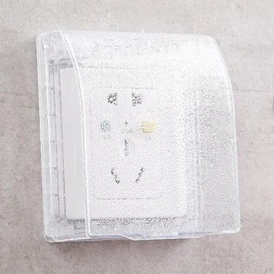 Image de Prise électrique étanche avec boîtier transparent, adaptée pour une utilisation en salle de bain et en extérieur, idéale pour les appareils électriques