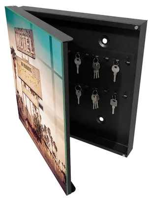 Produktbild von Schwarzer Metall-Schlüsselkasten, 30 x 30 cm – Schlüsselkasten zur Wandmontage mit Tür – Schlüsselkasten mit nach links öffnender Tür – praktischer Aufbewahrungsort für Schlüssel zu Hause – Retro-Motel, KI-generiertes Bild