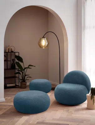 Produktbild von DOMO. collection Polsterhocker 700 014, Hocker, rund, Füße mit Filzgleitern, Fußhocker, Polsterganitur, 65 x 65 x 35 cm (BxTxH), dunkelblau