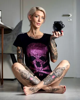 Produktbild von BadAss Bastards - Skull, Girlie Shirt