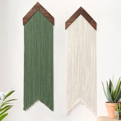 Imagen del producto de Dos adornos de pared de macramé, beige y verde, hechos a mano, para la decoración de paredes