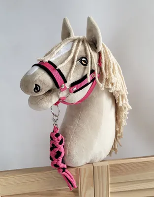 Obrázok produktu pre Súprava Hobby Horse: ohlávka A3 s čiernou kožušinou + lanový úväz - čierna a tmavoružová