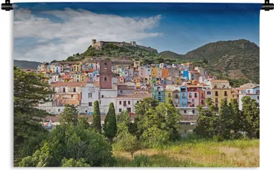 Produktbild von MuchoWow® Wandteppich Wandbehang Der Blick auf die bunte Stadt auf Sardinien 60x40 cm Tapisserie Dekoration Wandtuch - Wanddekorationen