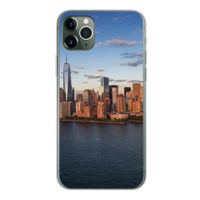 Produktbild von MuchoWow® Handyhülle Schutzhülle Hülle für iPhone 11 Pro Max New York - Skyline - Boot Silikon Softcase Handy Hülle - Schutz