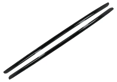 Productafbeelding van Decoratieve dakrails van aluminium voor Porsche Macan, modeljaren 2014-2023, in zwarte uitvoering.