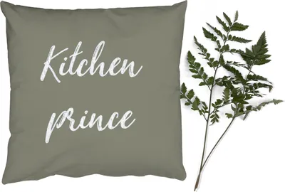 Produktbild von MuchoWow® Zierkissen Sofakissen Wohnzimmer Dekokissen 50x50 cm Zitate - Küchenprinz - Männer - Sprichwörter - Komfort - Sofakissen
