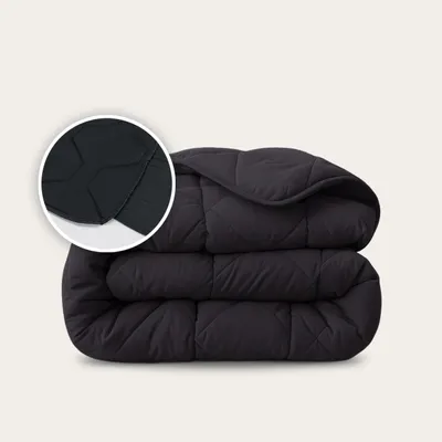Produktbild von HappyBed Bettdecke | Schwarz | Für das ganze Jahr + Einschlagstreifen