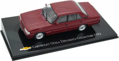 Produktbild von CHEVROLET Opala Diplomata Collectors 1992 4-türige Limousine rot, MAGCHEVYOPALA92, Maßstab1/43, IXO