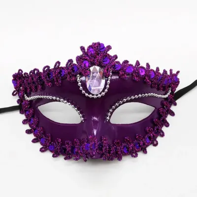 Produktbild von Venezianische Maske mit Federn & Blumen – Damen Maskerade Karneval Kostüm Hochzeit Party Weihnachten - Farbe: Lila glitzernd