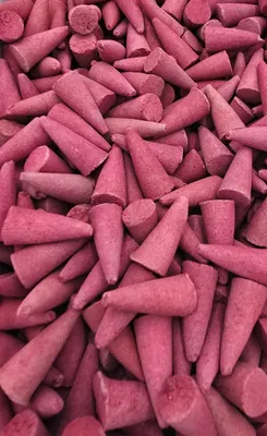 Produktbild von 50 x Räucherkegel mit Apfel-Zimt Geruch aromatisch Räucherkerze rot X-Mas
